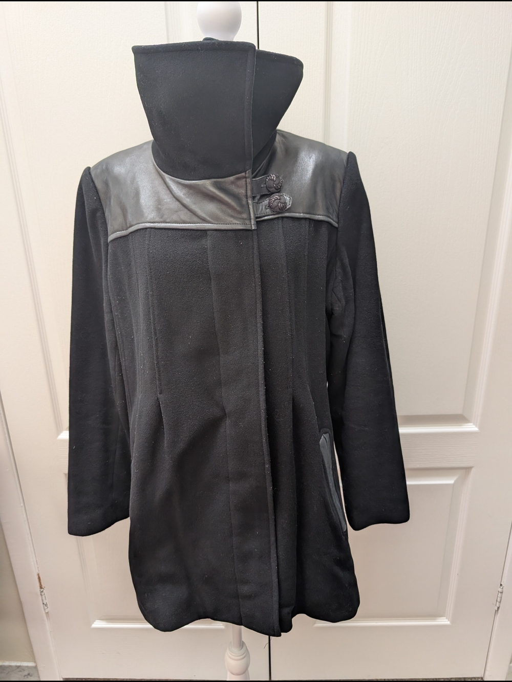 Women’s Black Funnel Neck High-Collar Coat - Classic Wool-Blend Jacket
